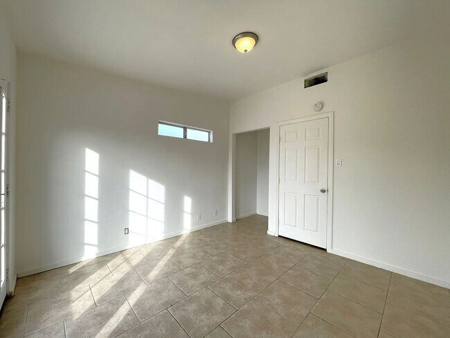 Building Photo - "Charming 3-Bed Oasis in Desert Hot Spring...