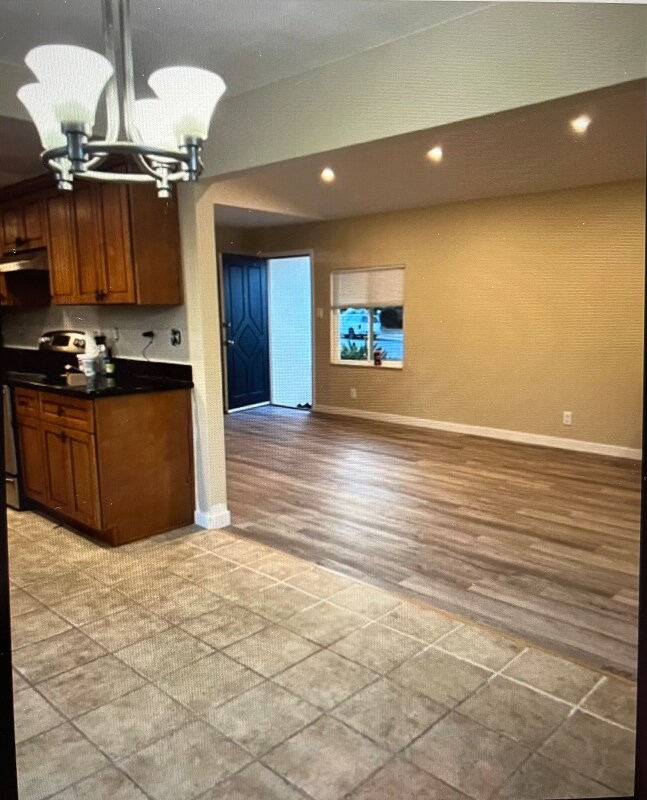 Building Photo - 1203 Putnam St