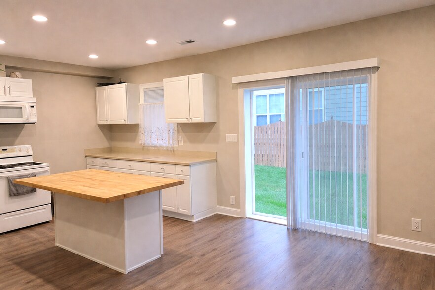 Building Photo - 4096 Orchard Dr