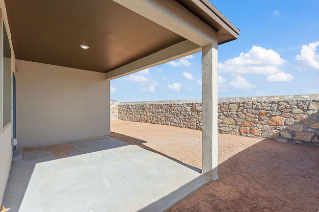 Building Photo - 51025 Sand Verbena Ave