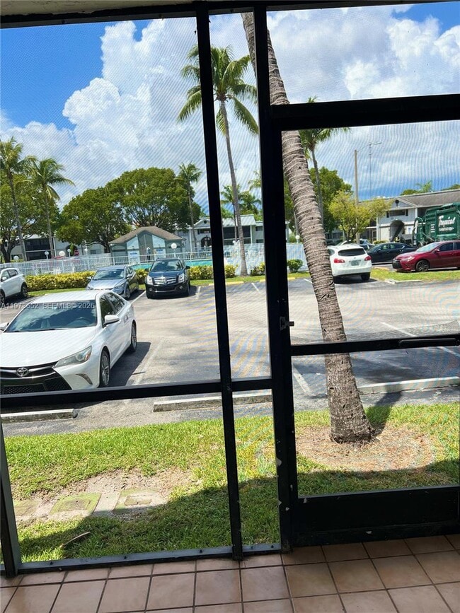 Building Photo - 20761 NE 4th Pl