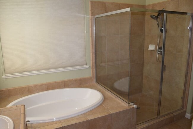 Building Photo - 1378 Seymour Cir