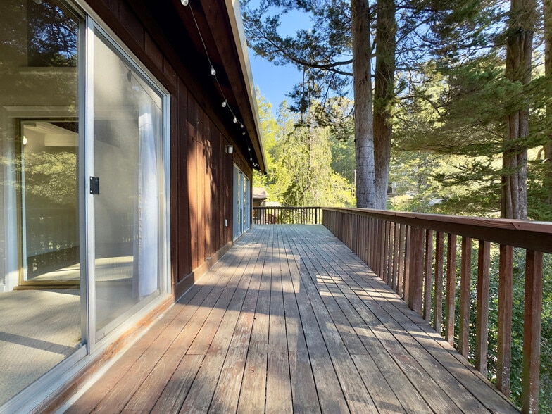 Building Photo - 6583 Valley View Rd