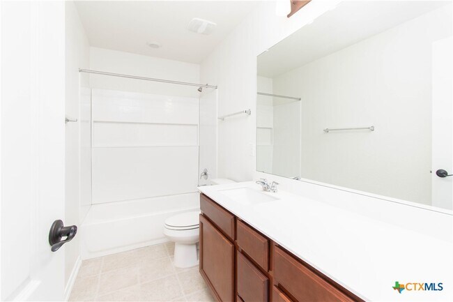 Building Photo - 661 Bailey Park Dr