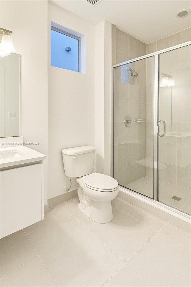 Building Photo - 6846 NW 103rd Ave