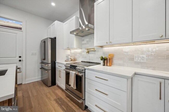 Building Photo - 1614 Kilbourne Pl NW