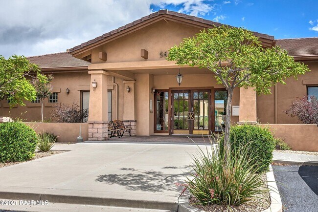 Building Photo - 5827 Gerard Dr