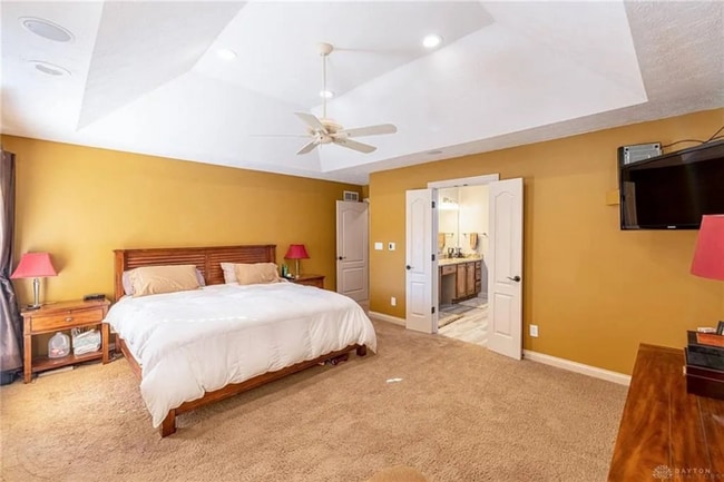 Building Photo - Immaculate Home in a Golf Course Community