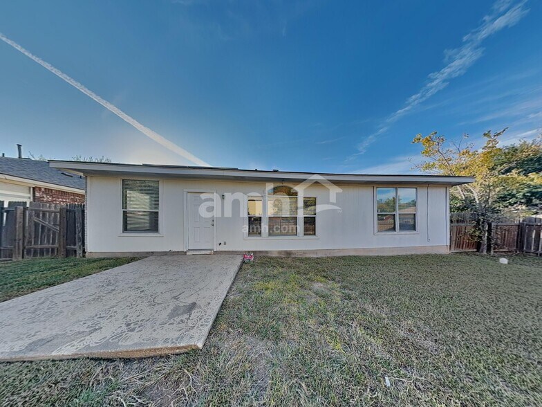 Building Photo - 2326 Loquat Ln