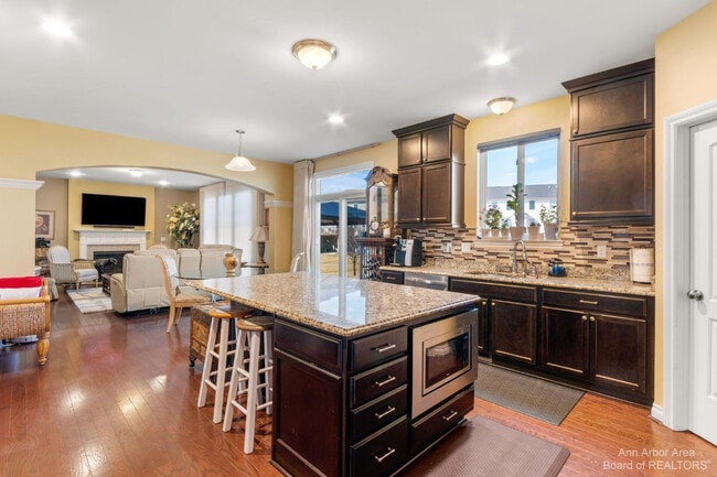 Building Photo - 4290 Hackberry Ct