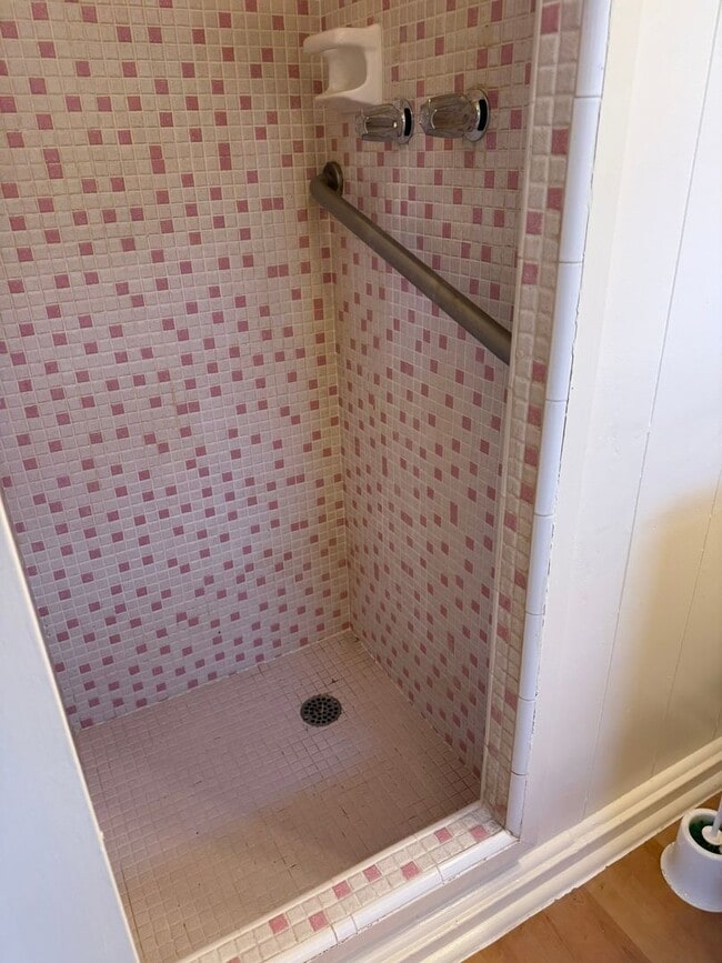 Building Photo - Spacious 3-Bedroom / 2-Bathroom Single-Family Home with Stunning Views – AVAILABLE NOW!