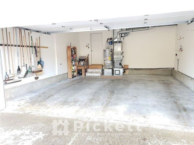 Building Photo - 3 Bedroom Rambler in McCormick Woods!