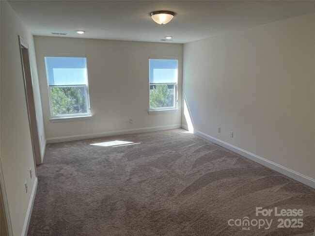 Building Photo - 6814 Harris Bay Rd