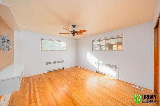 Building Photo - Classic South Hill Charmer for Rent – 3423 S Grant Blvd, Spokane, WA 99203