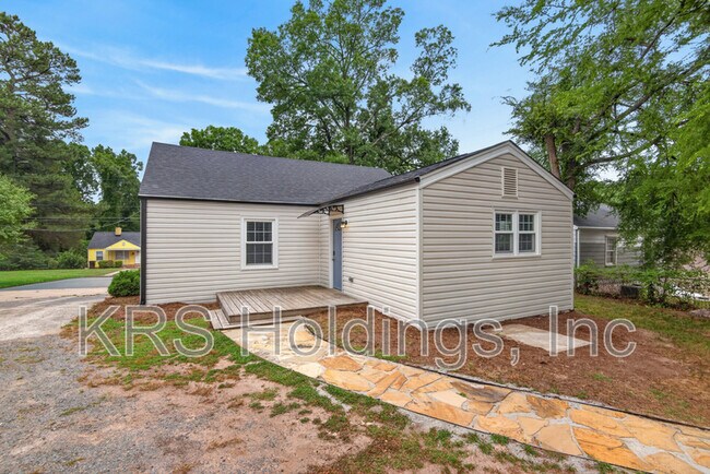 Building Photo - 1507 Robinhood Rd