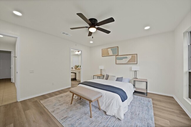 Building Photo - 7548 Meadow Creek Dr