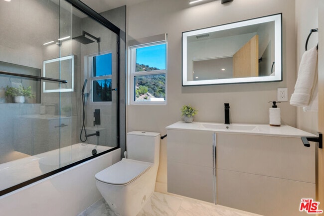 Building Photo - 7966 Mulholland Dr