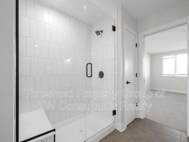 Building Photo - 1165 N 4th St