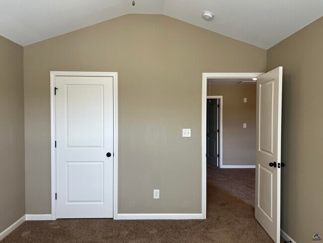 Building Photo - 104 Jared Court