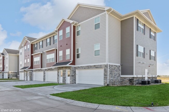 Primary Photo - Big Ben Townhomes - 3 Bedroom/2.5 Bathroom