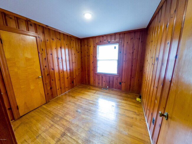 Building Photo - 2516 Gwen St