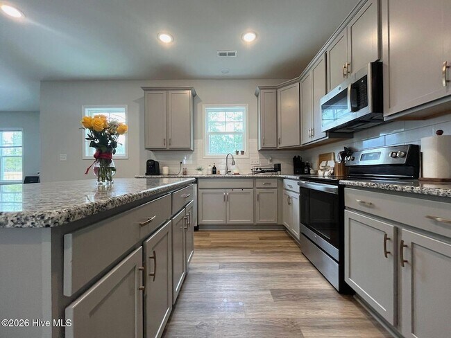 Building Photo - 280 Flying Bolt Dr