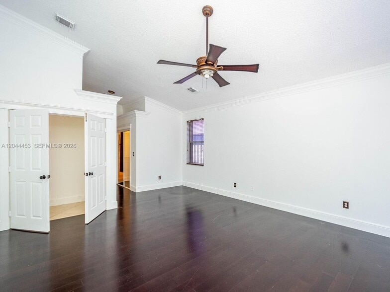 Building Photo - 351 SW 184th Ter