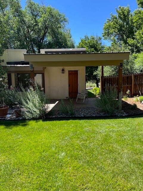 Building Photo - 978 E 5th Ave