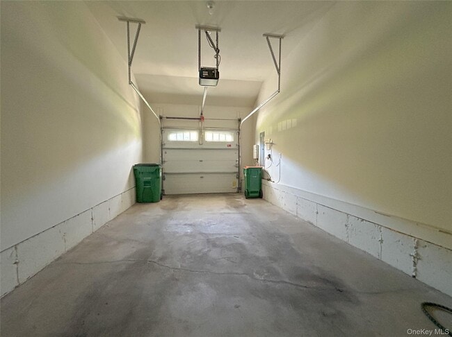 Building Photo - 1063 Dutcher Dr