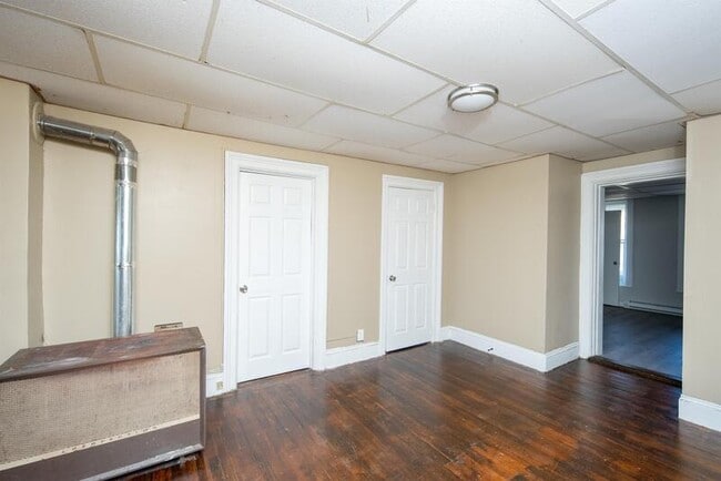 Building Photo - 428 7th Ave