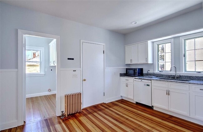 Building Photo - 17 Pidge Ave