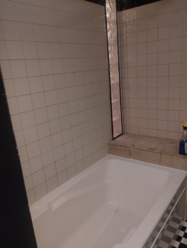 Building Photo - 1942 W Division St