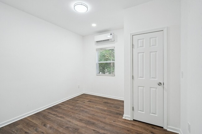 Building Photo - 2359 Beecher Rd SW