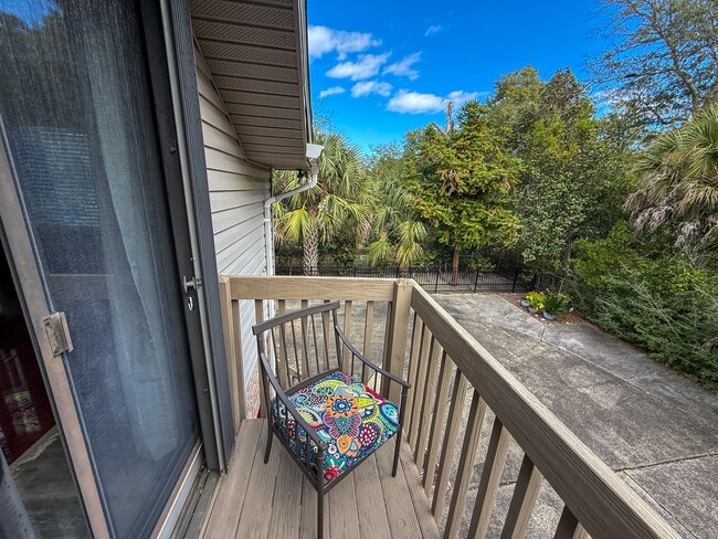 Building Photo - 1 Bedroom 1 Bath Furnished Garage Apartment - ALL UTILITIES INCLUDED!