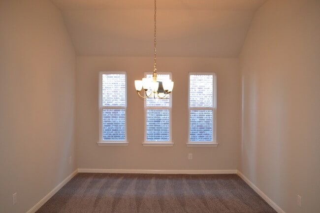 Building Photo - Gorgeous 4-bedroom home!