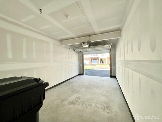 Building Photo - 905 Greenland Square