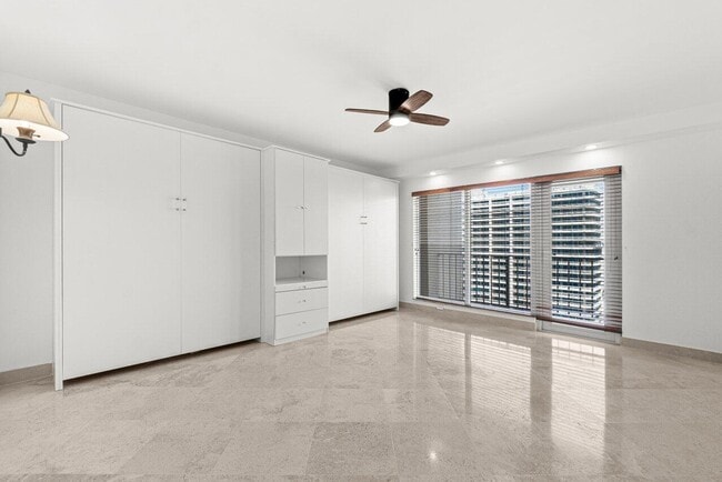Building Photo - 4301 N Ocean Blvd