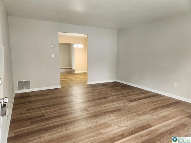 Building Photo - 273 W 26th St
