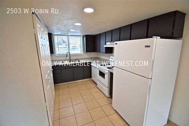 Building Photo - Amazing 3 Bed West Valley Unit!