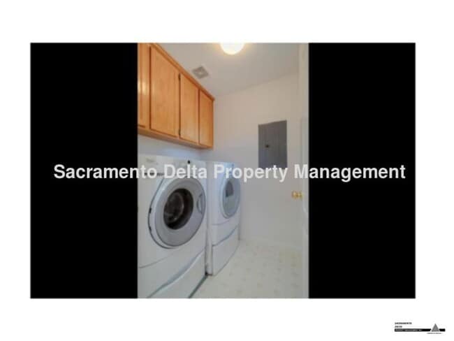 Building Photo - Gorgeous 4bed/3 full bath 2 story Home in Davis