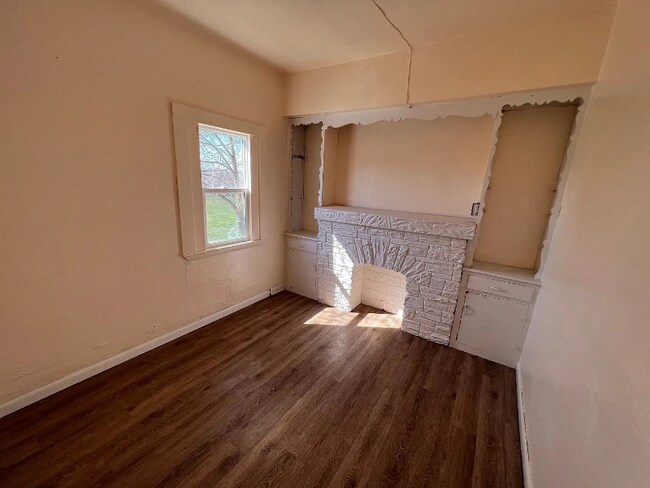 Building Photo - 2690 S 10th St