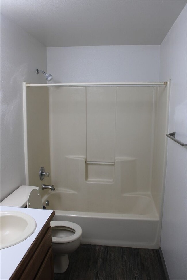 Building Photo - 3 Bedroom, 2 Bathroom House