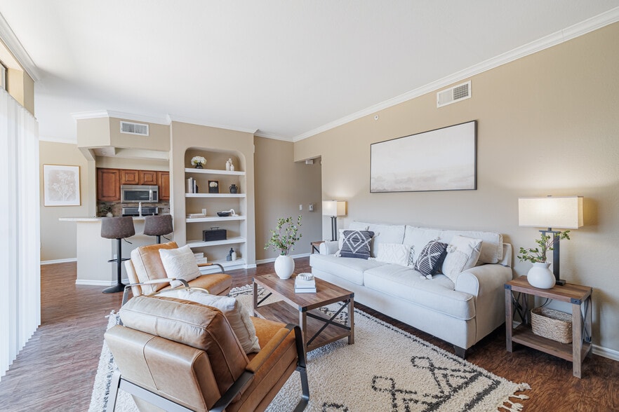 Building Photo - Waters Edge