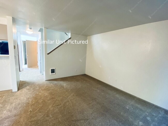 Building Photo - 2810 NE Mesa Ct