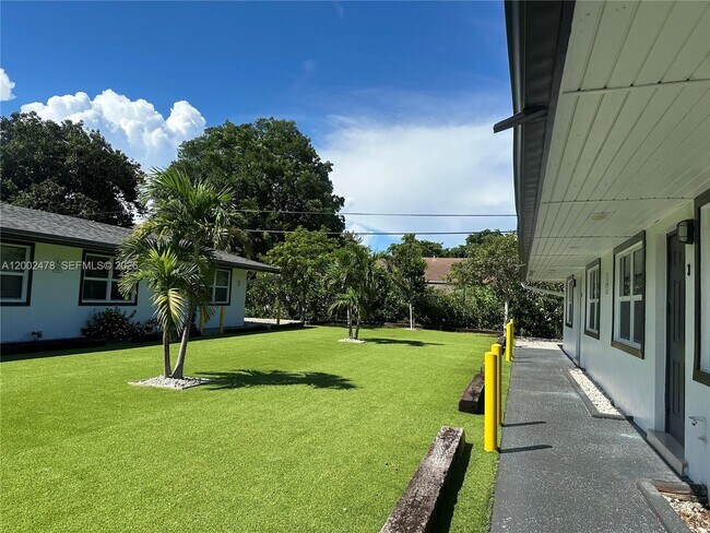 Building Photo - 2321 Madison St