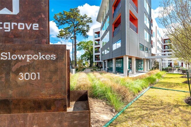 Building Photo - 2471 W 11th St