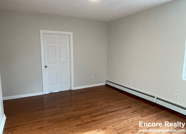 Building Photo - 75 Putnam St