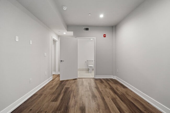 Interior Photo - The Hudson by Wiseman