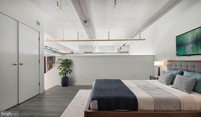 Building Photo - 444 N 4th St