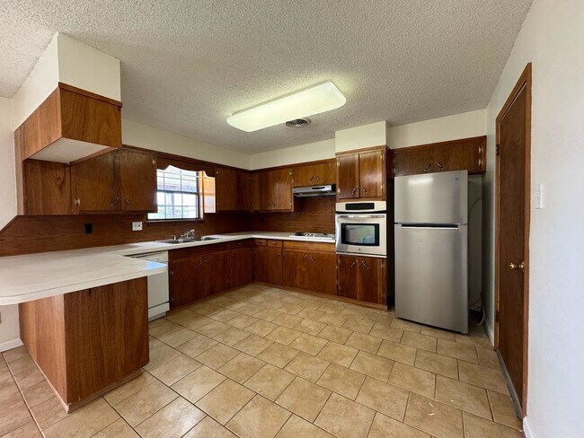 Building Photo - 2614 Palomar Pl